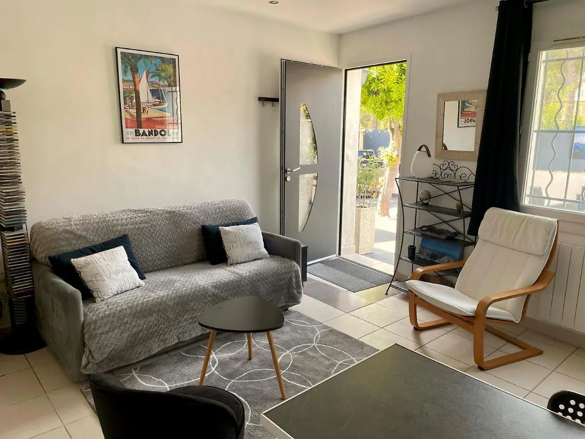 Semesterbostad Key Largo Villa 2P Avec Pkg Clim Grande Terrasse Avec Jacuzzi Proche Port Et Plage Bandol